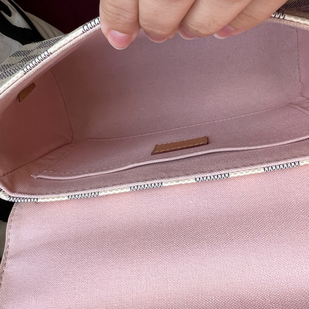 Louis Vuitton Damier Azur Croisette - Picture 4 of 11